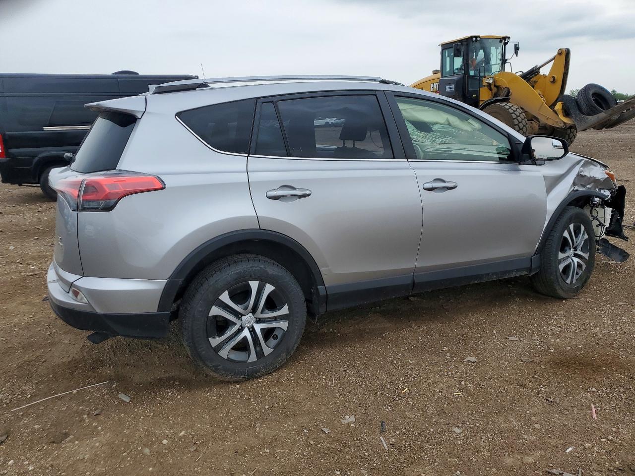 2018 TOYOTA RAV4 LE photo 7