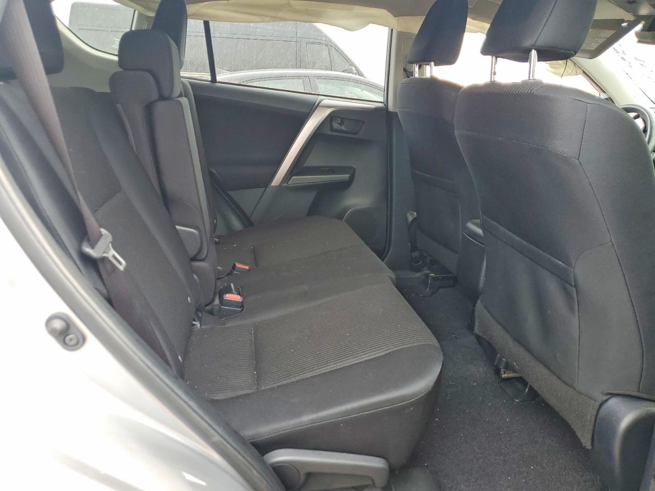 2018 TOYOTA RAV4 LE photo 28