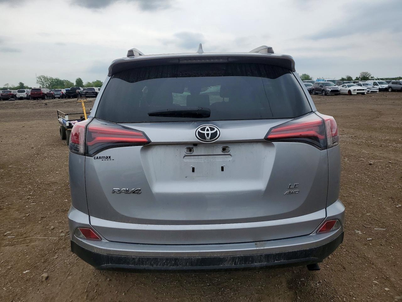 2018 TOYOTA RAV4 LE photo 16