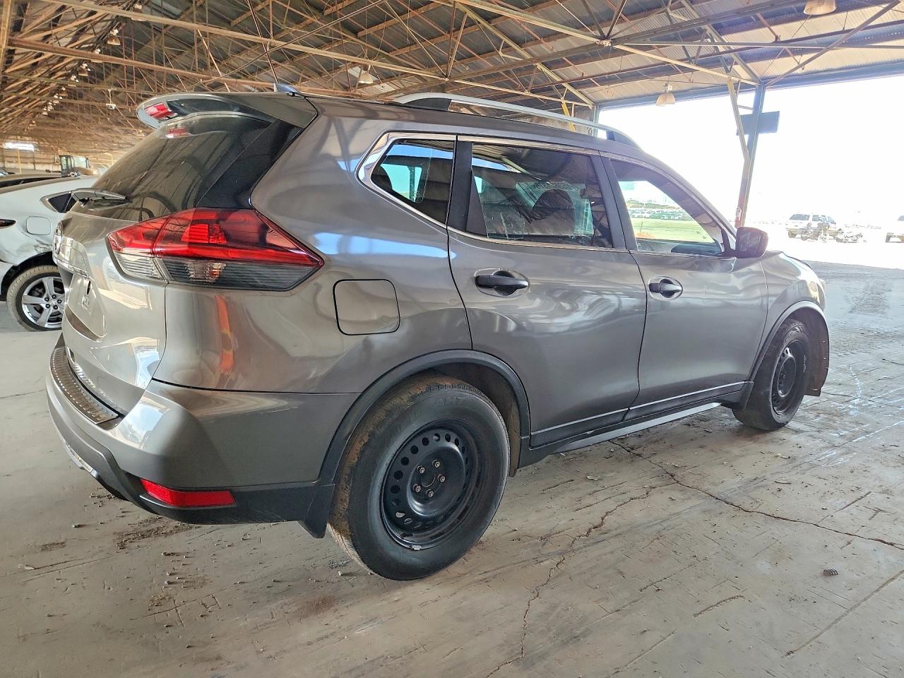 2018 NISSAN ROGUE S photo 5