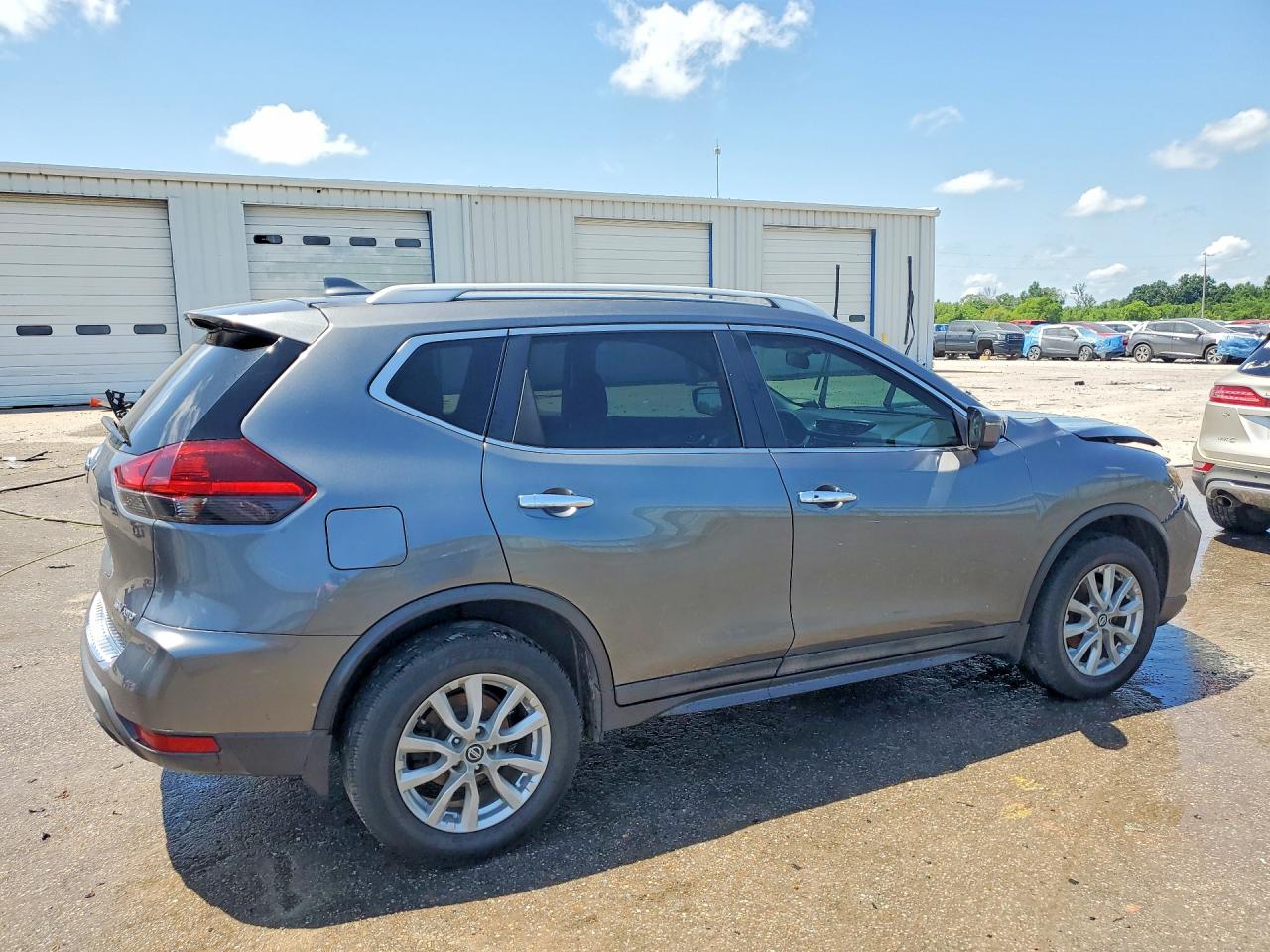 2018 NISSAN ROGUE SV photo 5
