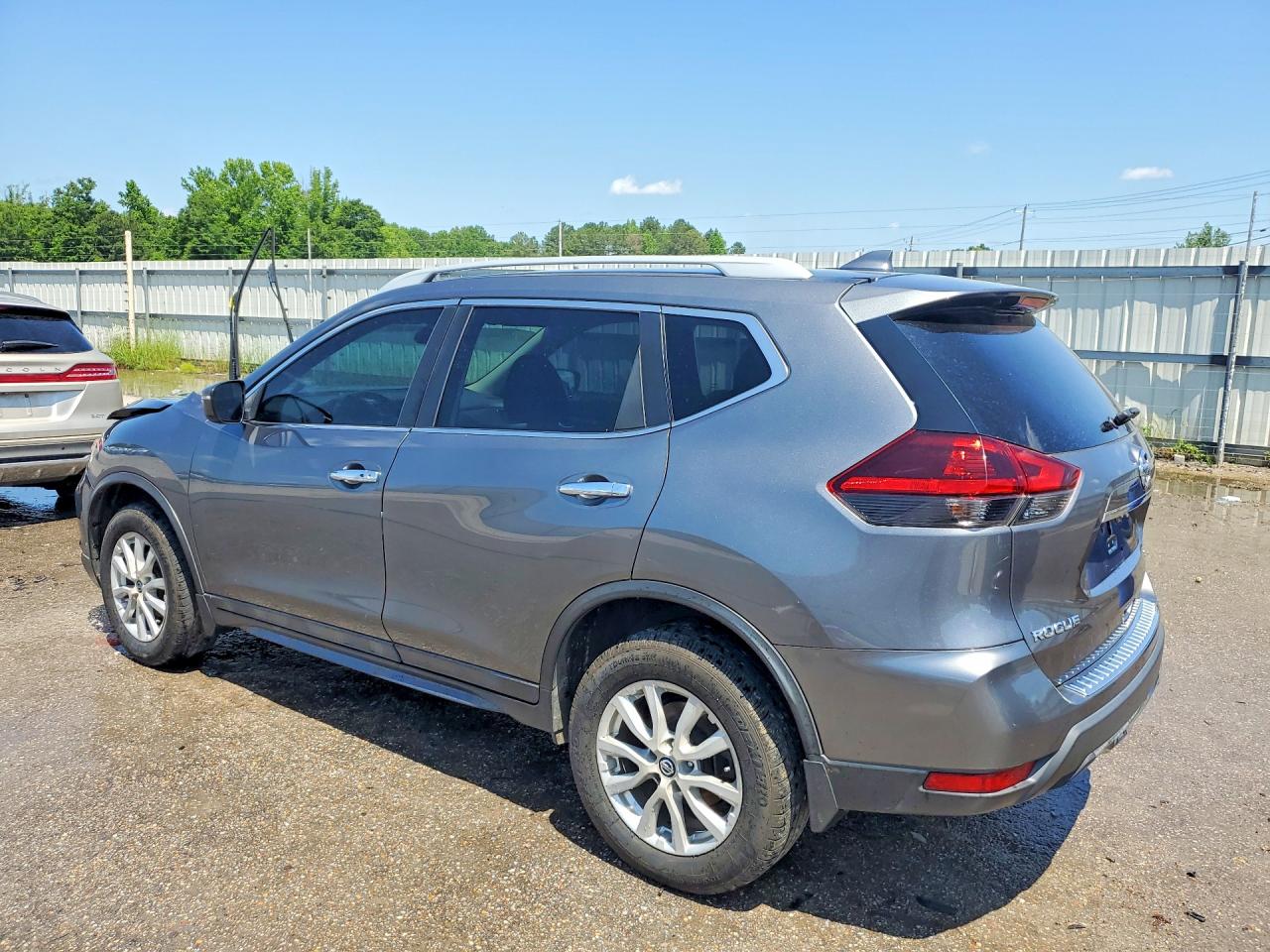 2018 NISSAN ROGUE SV photo 3