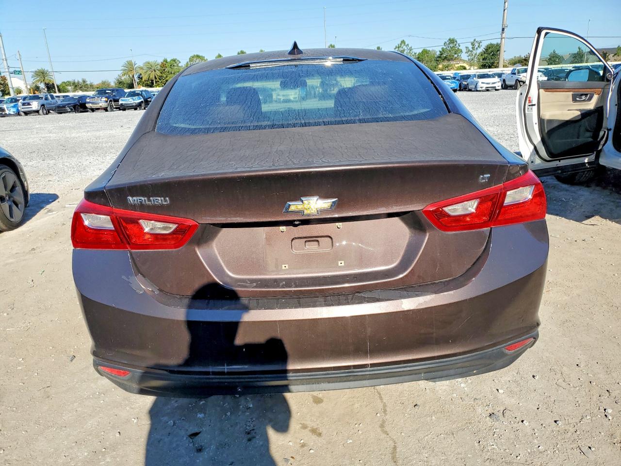 2016 CHEVROLET MALIBU LT photo 11