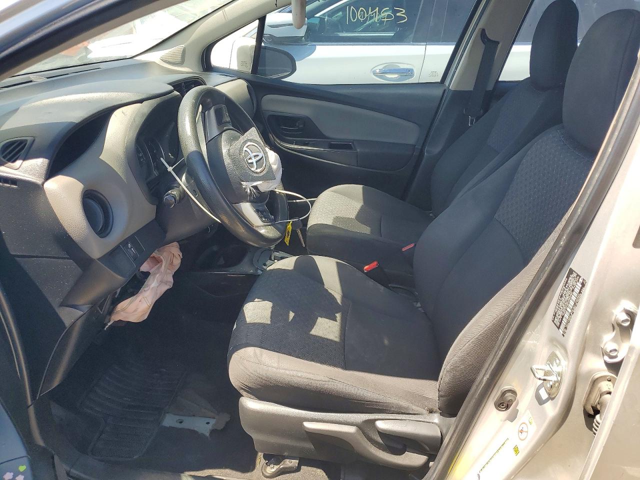 2017 TOYOTA YARIS 5-DOOR L FLEET photo 19