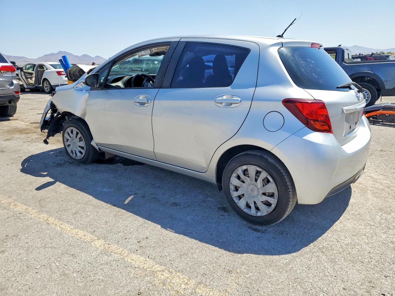 2017 TOYOTA YARIS 5-DOOR L FLEET photo 4