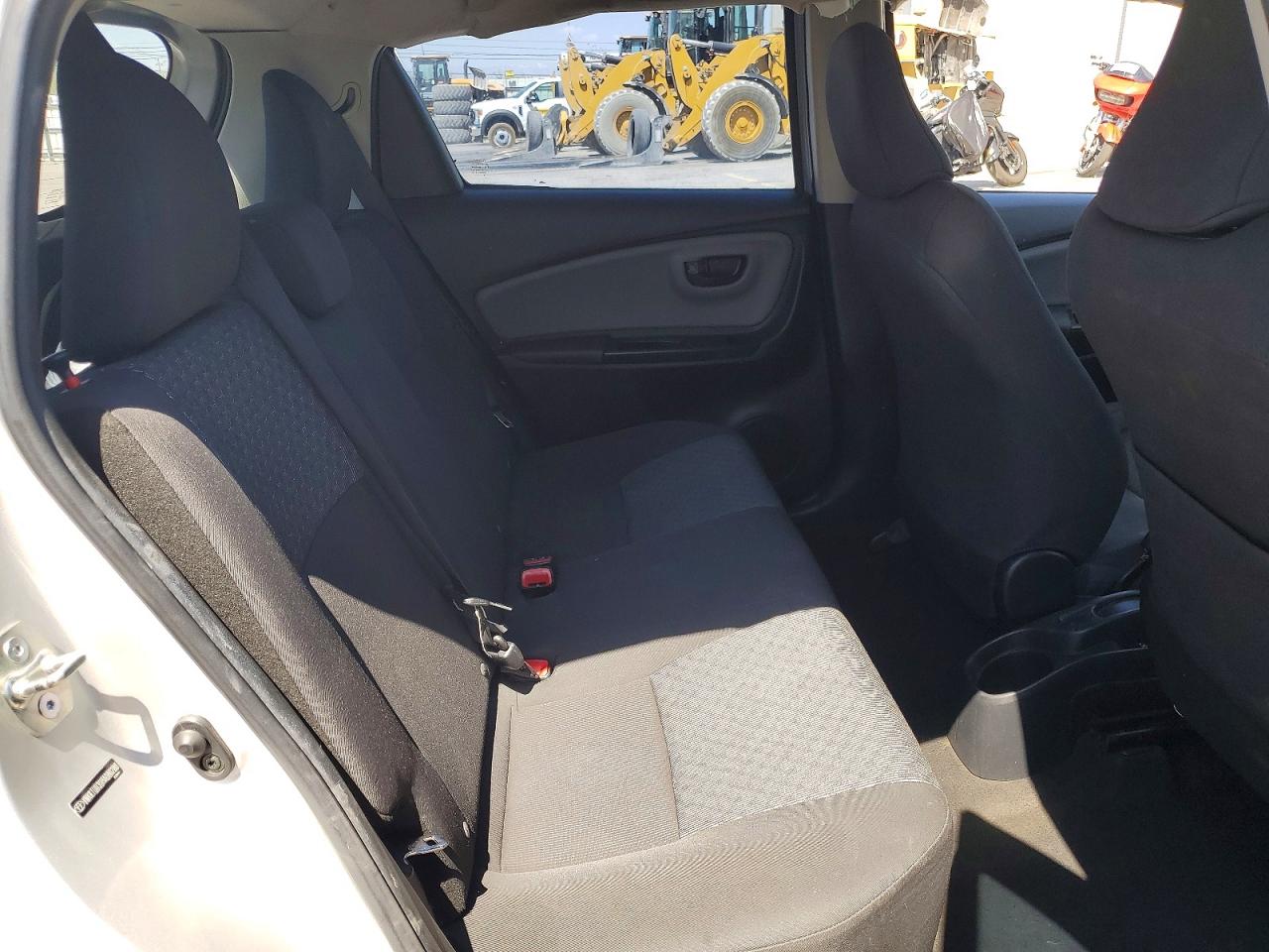 2017 TOYOTA YARIS 5-DOOR L FLEET photo 28