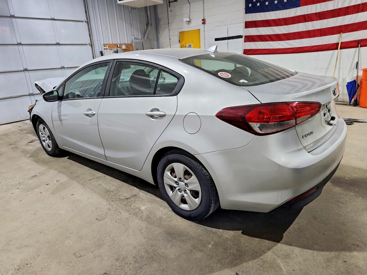 2018 KIA FORTE LX photo 2
