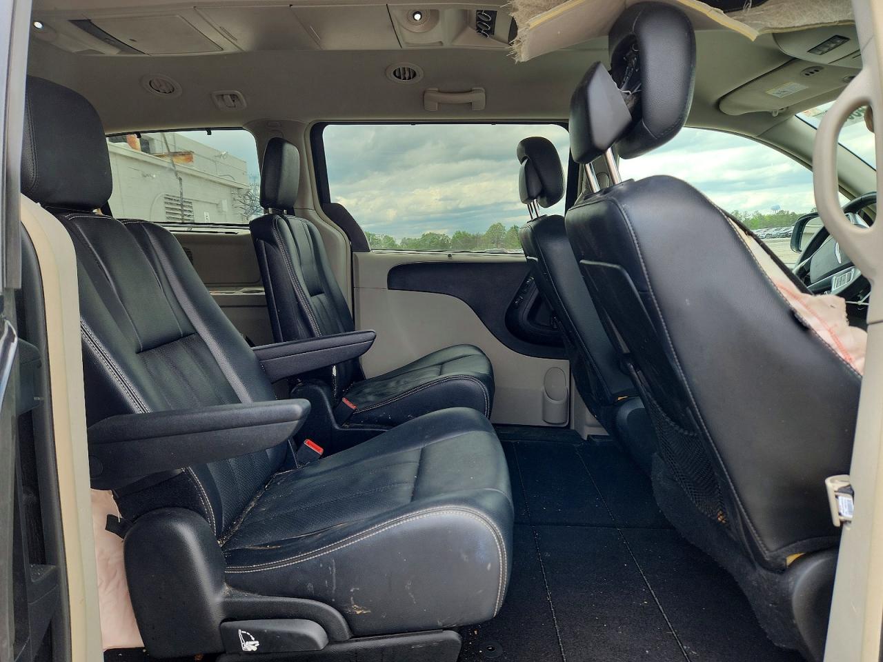 2013 CHRYSLER TOWN & COUNTRY TOURING L photo 21