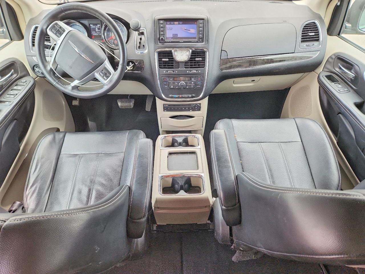 2013 CHRYSLER TOWN & COUNTRY TOURING L photo 15