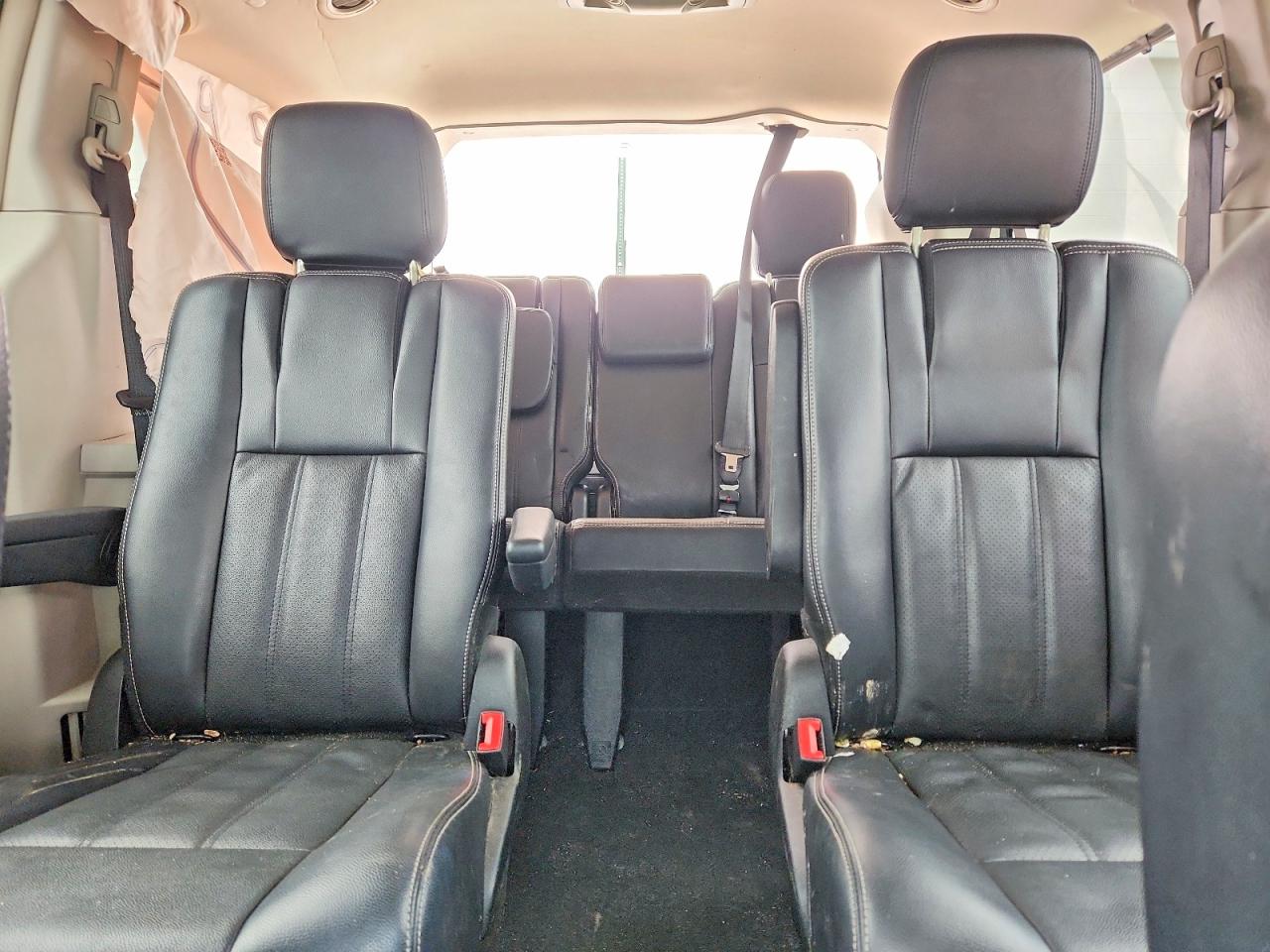 2013 CHRYSLER TOWN & COUNTRY TOURING L photo 19