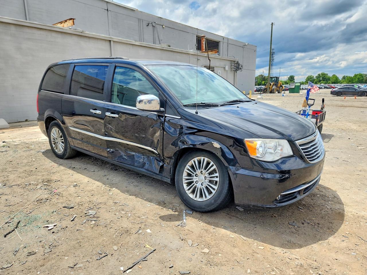 2013 CHRYSLER TOWN & COUNTRY TOURING L photo 7
