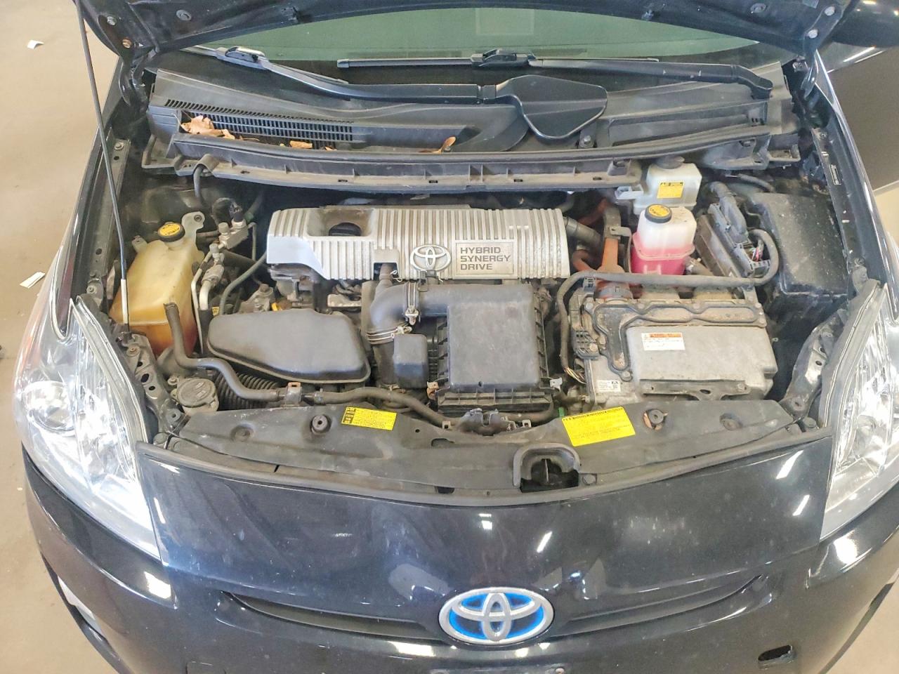 2011 TOYOTA PRIUS FOUR photo 31