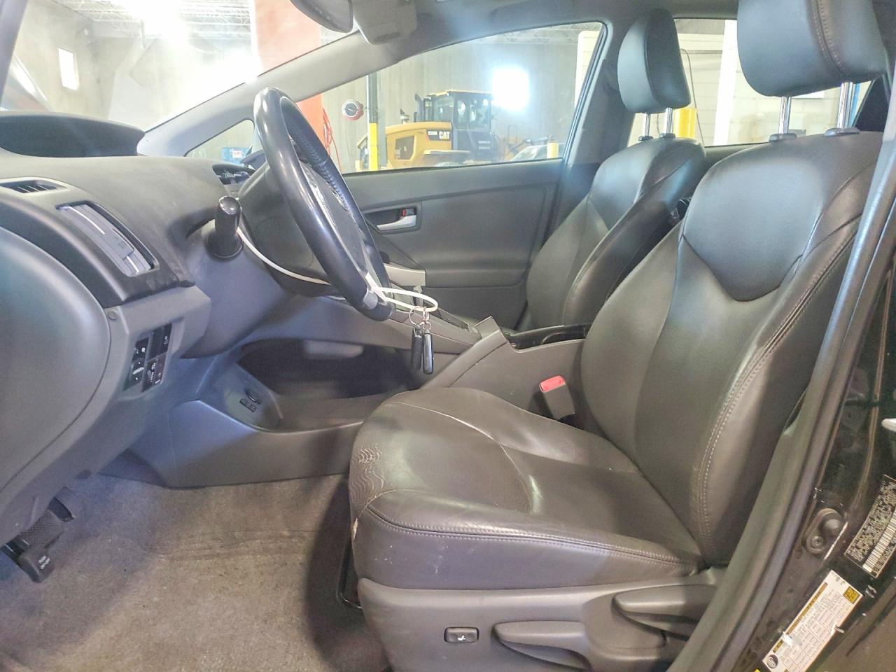 2011 TOYOTA PRIUS FOUR photo 19