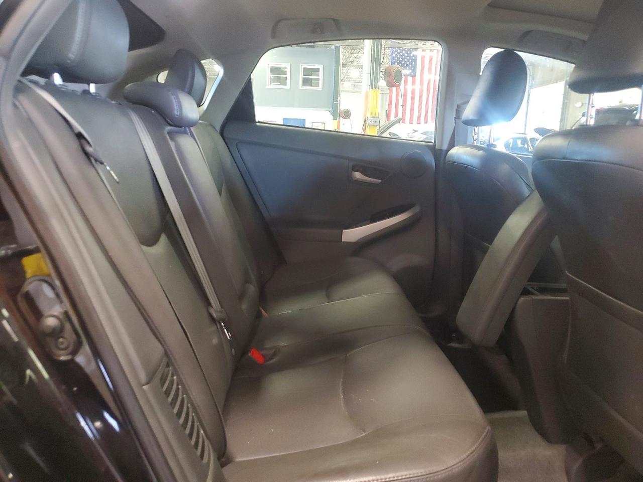 2011 TOYOTA PRIUS FOUR photo 28