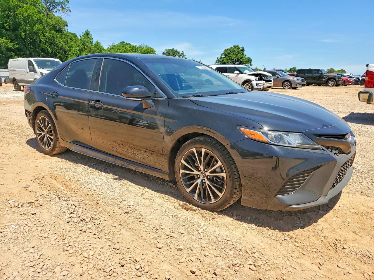 2018 TOYOTA CAMRY SE photo 10