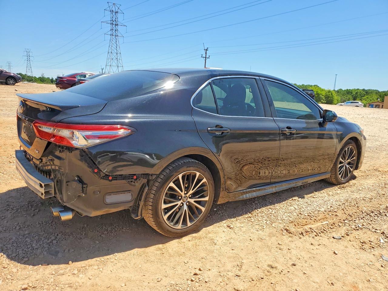 2018 TOYOTA CAMRY SE photo 7