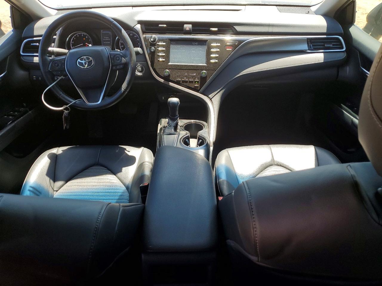 2018 TOYOTA CAMRY SE photo 22