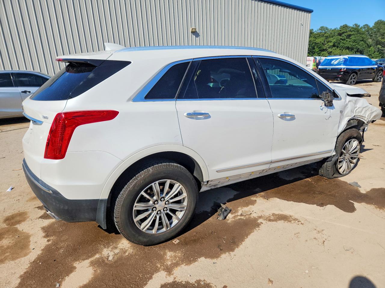 2017 CADILLAC XT5 LUXURY photo 5