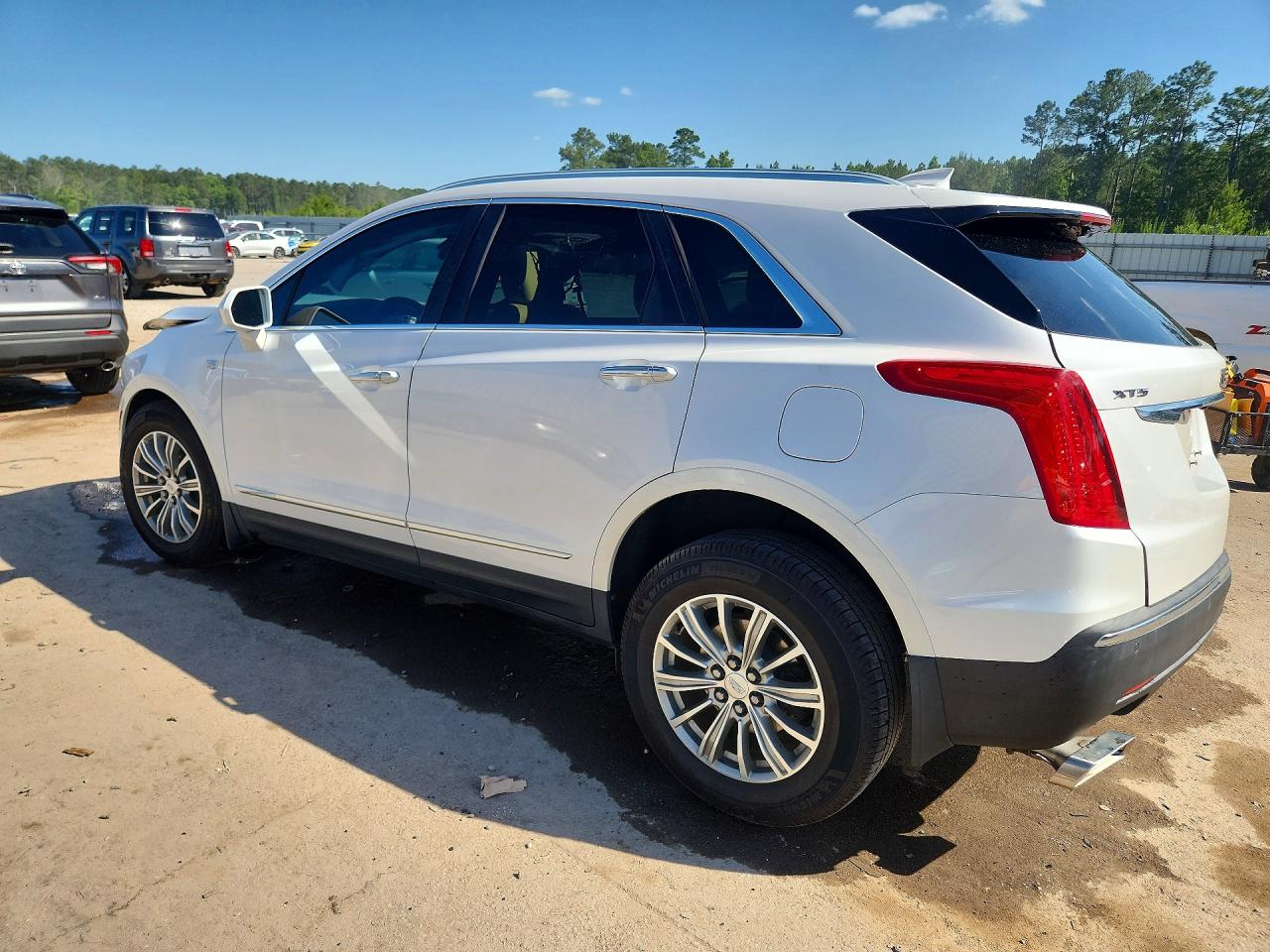 2017 CADILLAC XT5 LUXURY photo 3