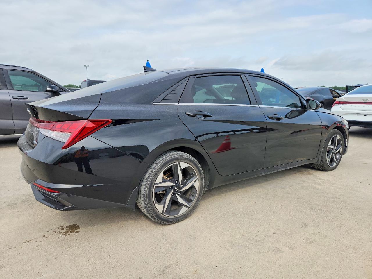 2023 HYUNDAI ELANTRA LIMITED photo 5