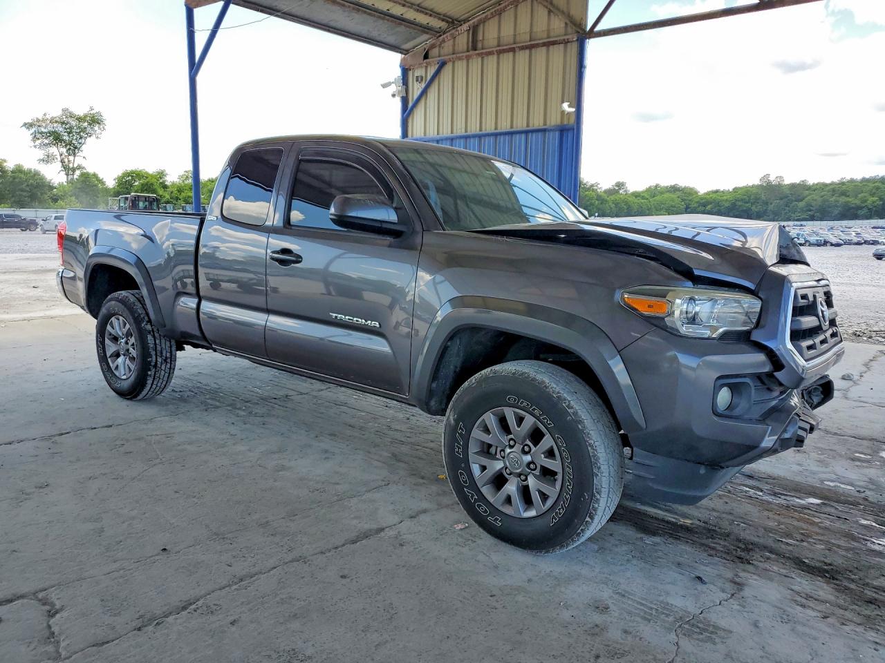 2017 TOYOTA TACOMA SR5 V6 photo 4
