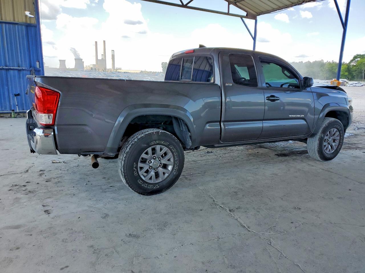2017 TOYOTA TACOMA SR5 V6 photo 3