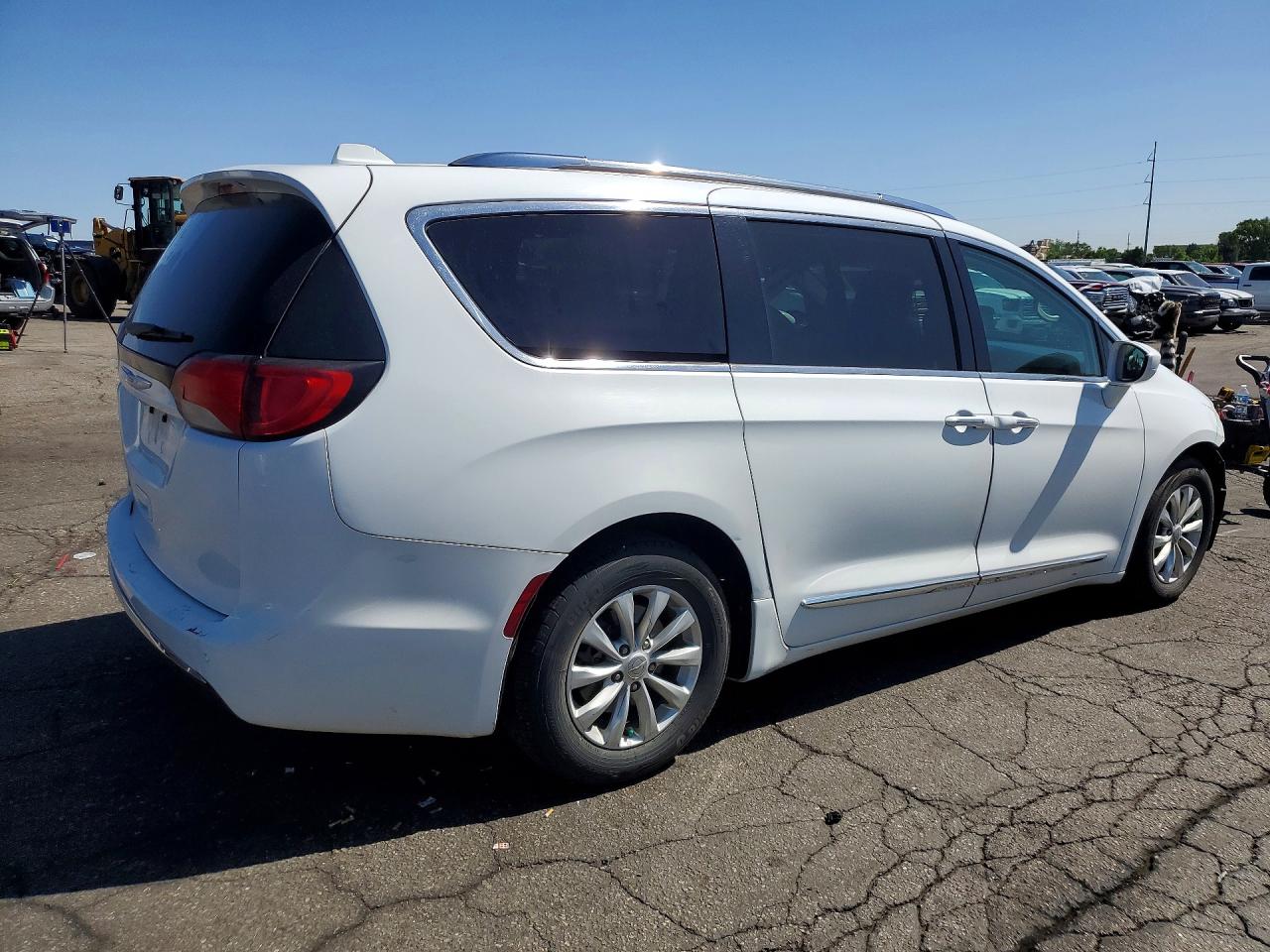 2019 CHRYSLER PACIFICA TOURING L photo 7