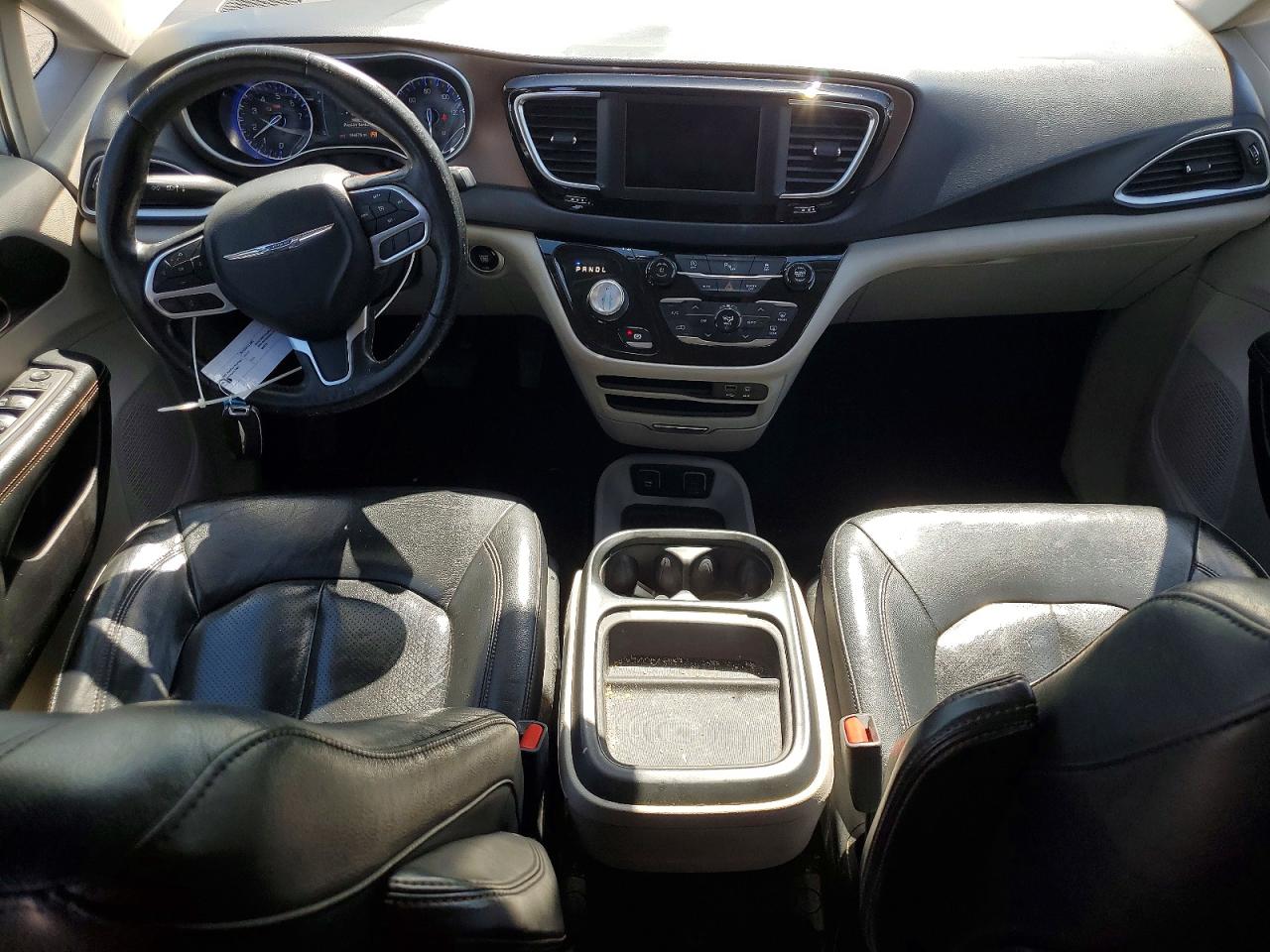 2019 CHRYSLER PACIFICA TOURING L photo 22