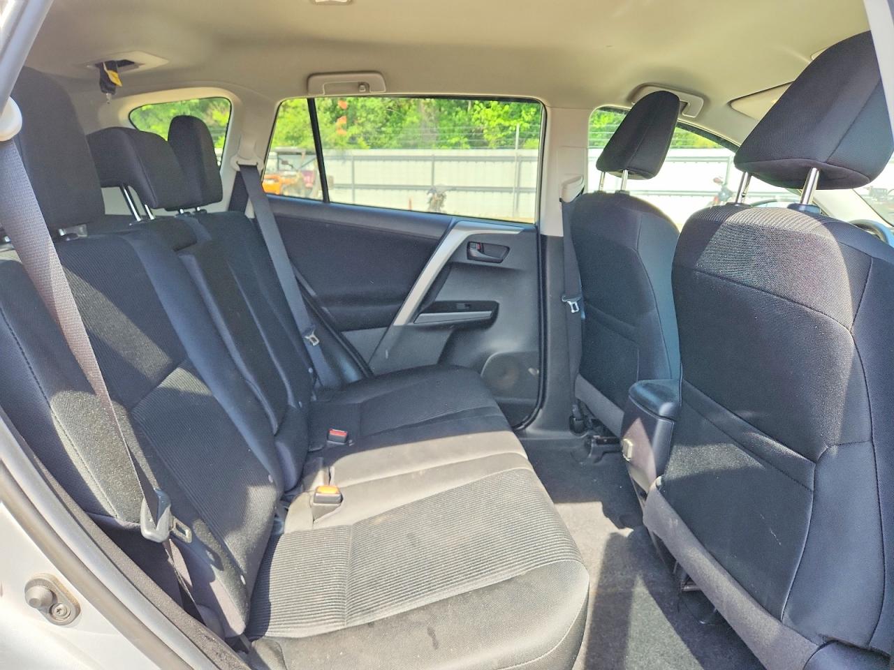 2018 TOYOTA RAV4 LE photo 21