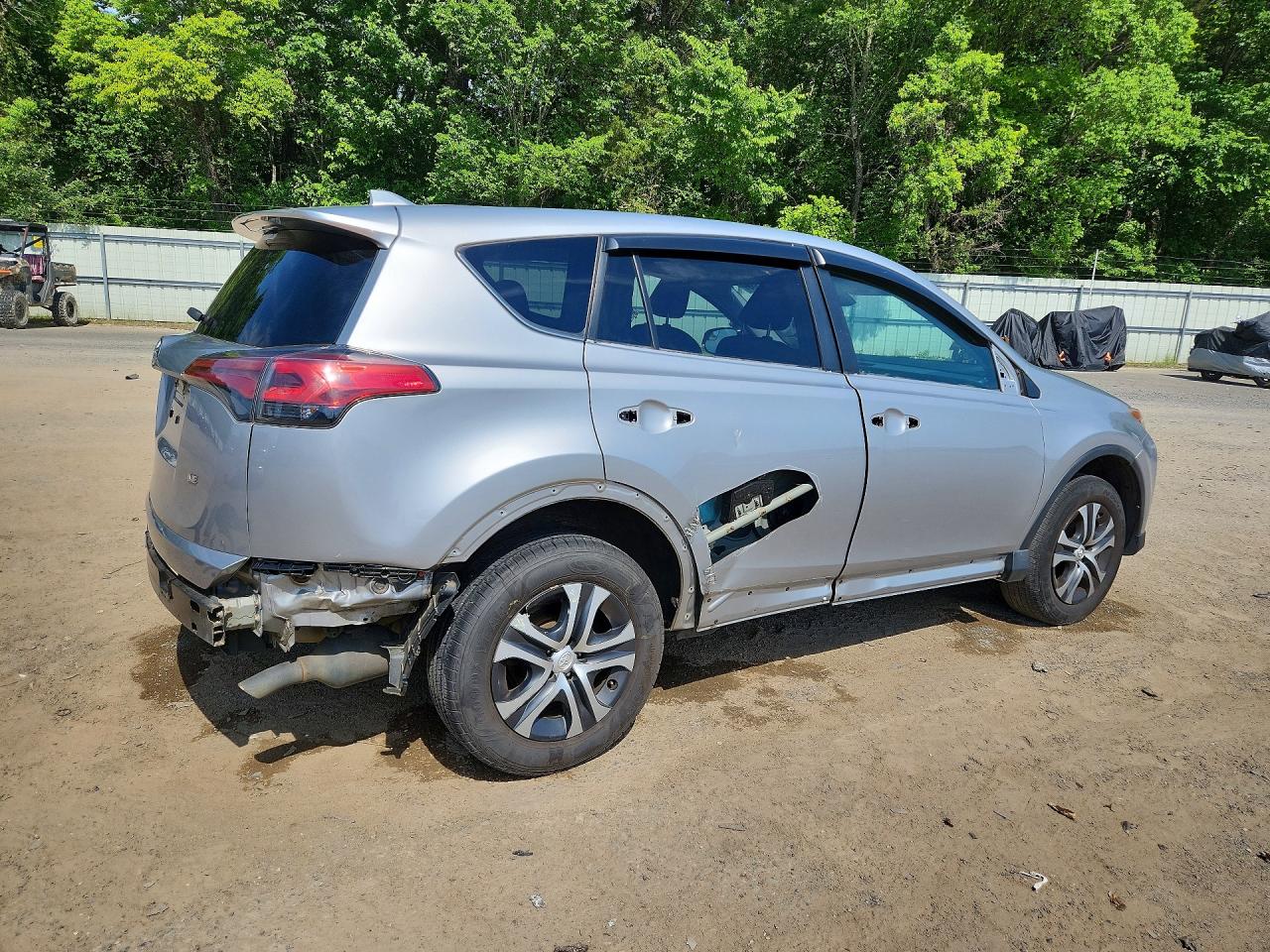 2018 TOYOTA RAV4 LE photo 5