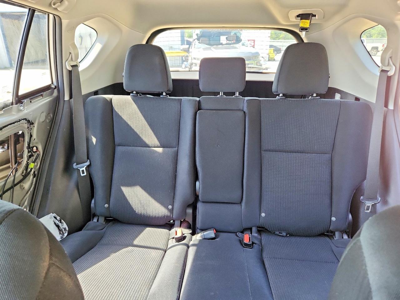 2018 TOYOTA RAV4 LE photo 19