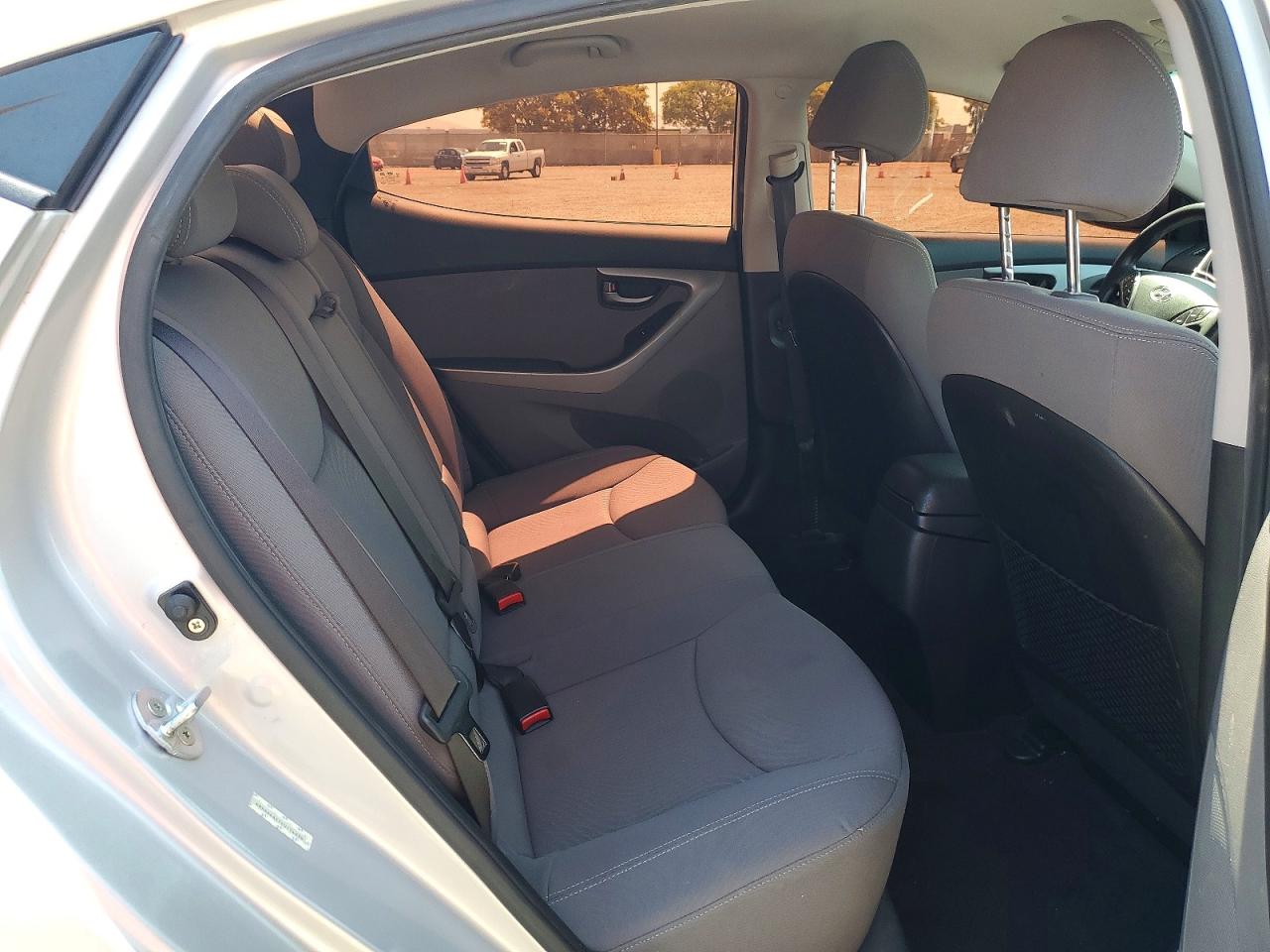 2014 HYUNDAI ELANTRA SE photo 19