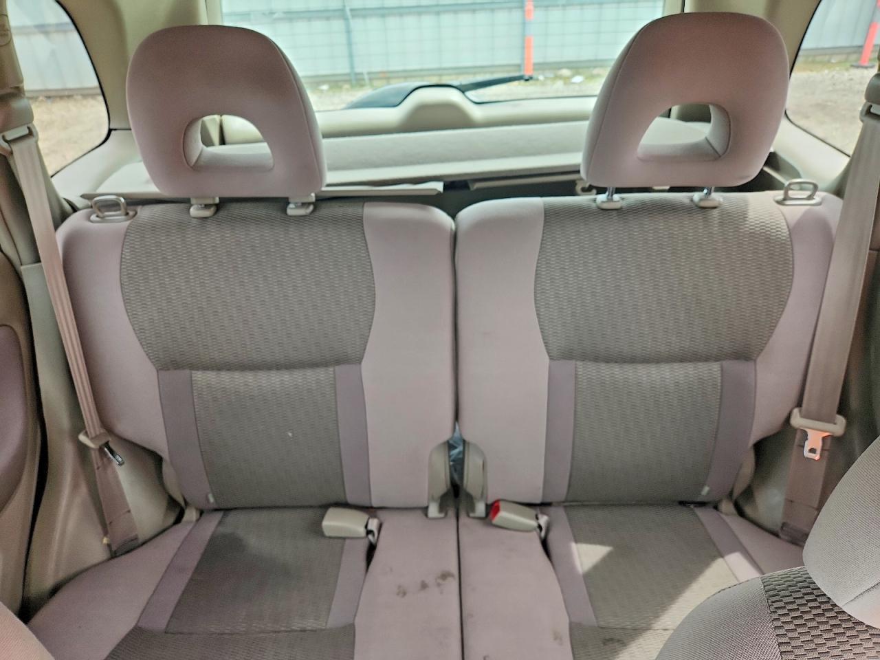2005 TOYOTA RAV4 BASE photo 10