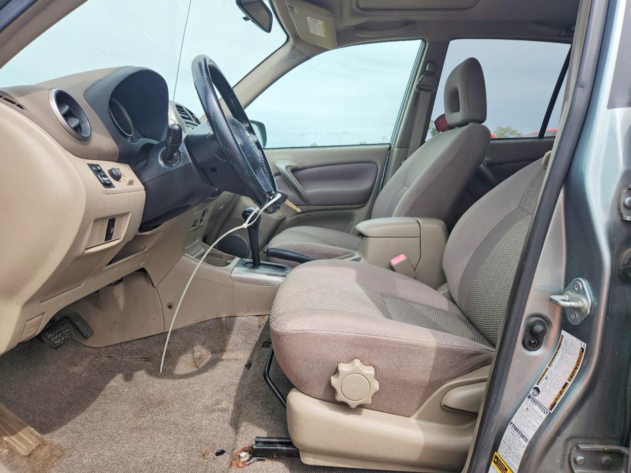 2005 TOYOTA RAV4 BASE photo 7