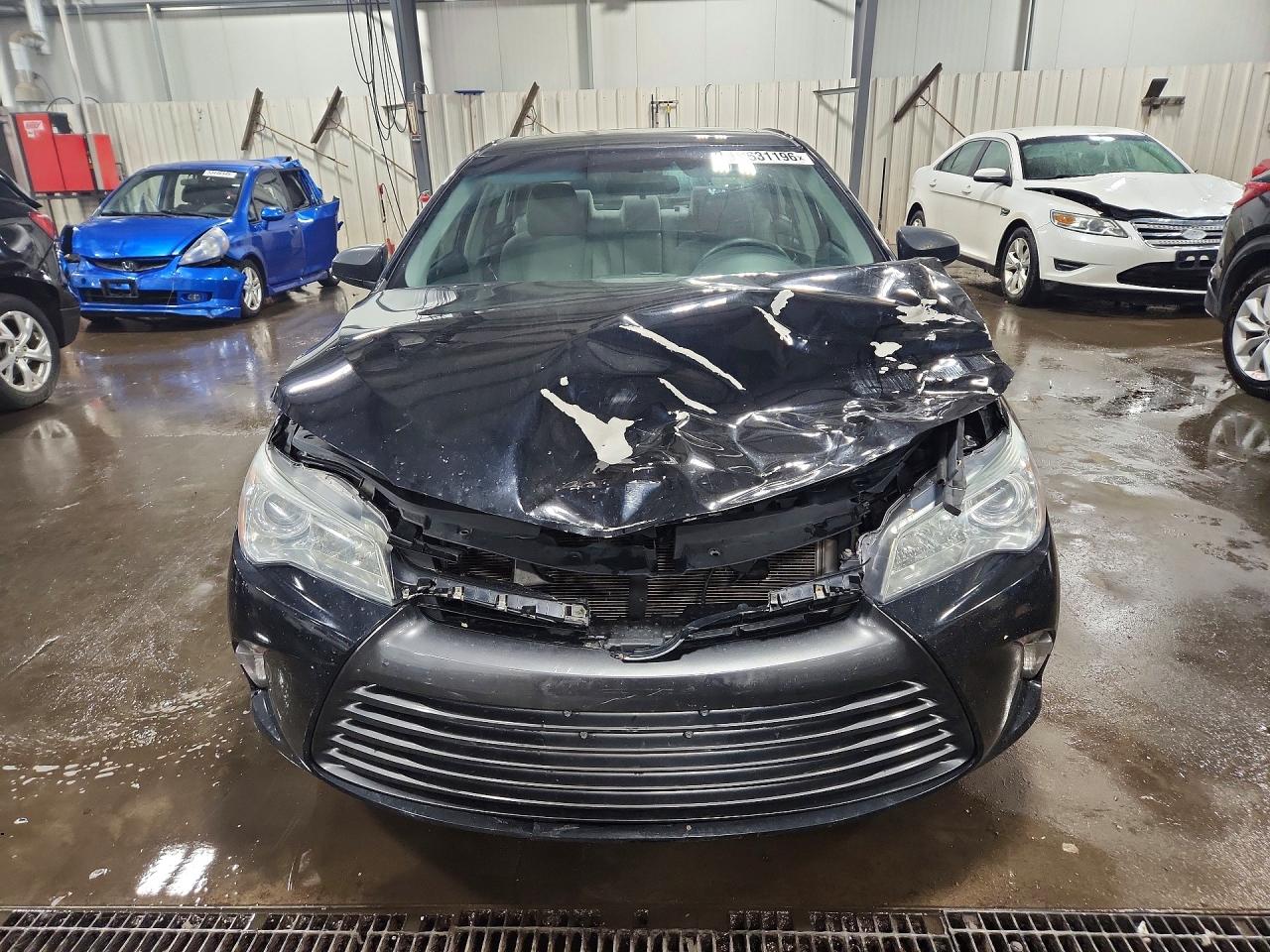 2015 TOYOTA CAMRY LE photo 9