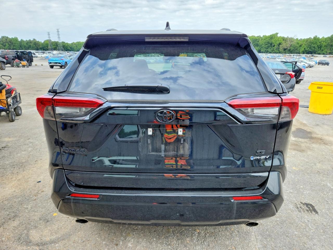 2025 TOYOTA RAV4 SE photo 16