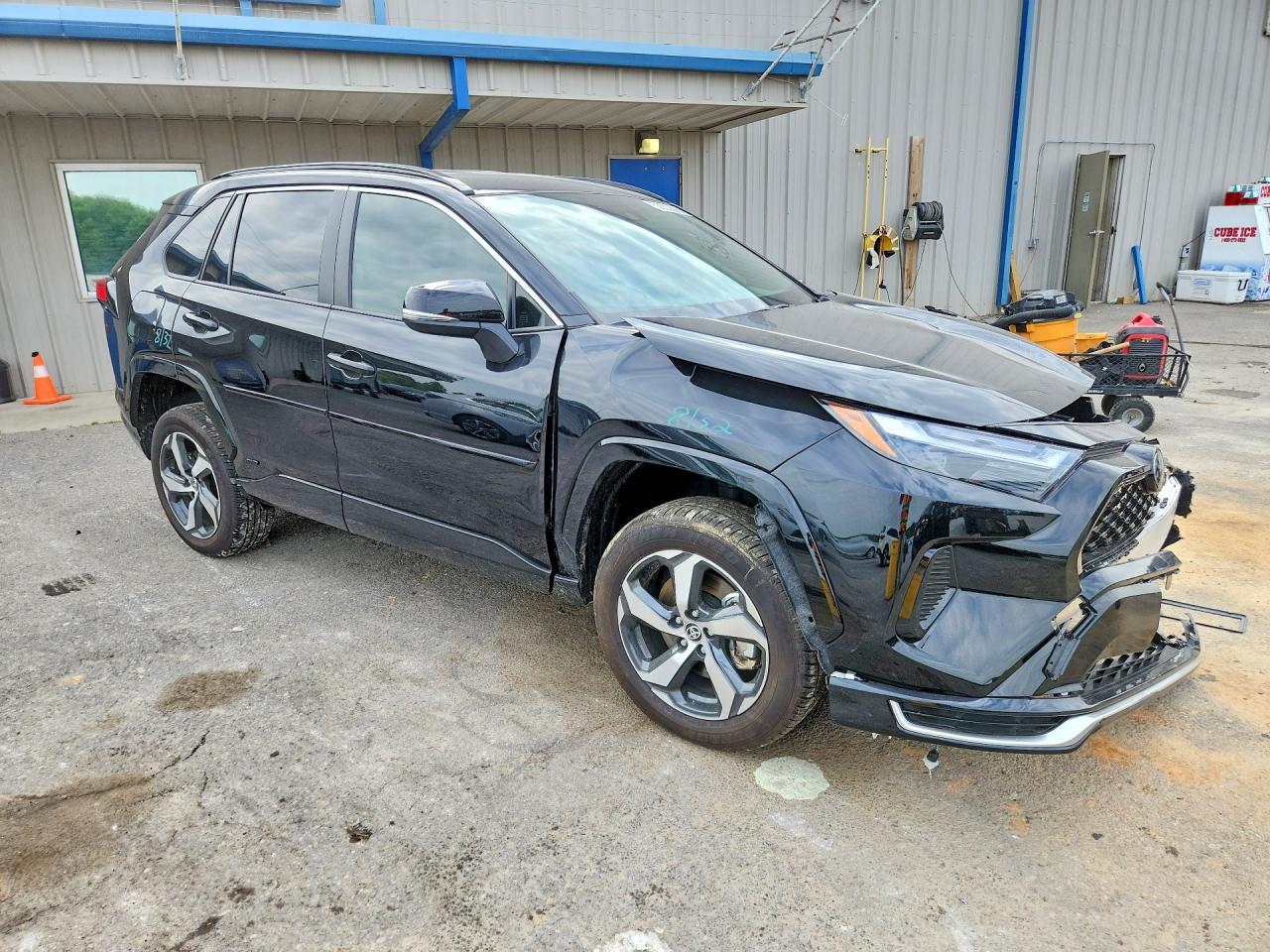 2025 TOYOTA RAV4 SE photo 10