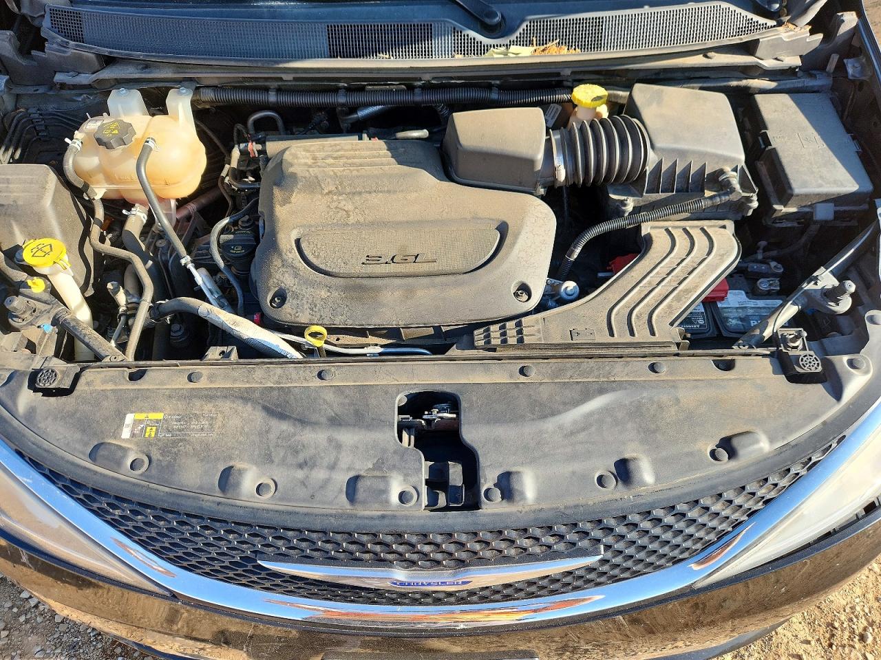 2019 CHRYSLER PACIFICA TOURING L photo 12
