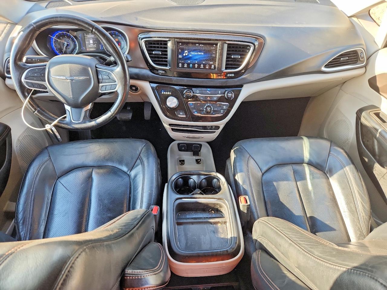 2019 CHRYSLER PACIFICA TOURING L photo 8