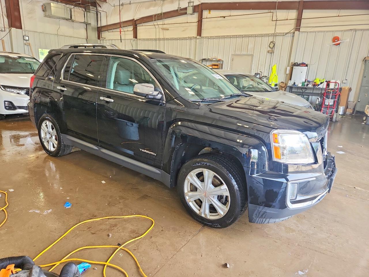 2017 GMC TERRAIN SLT photo 10