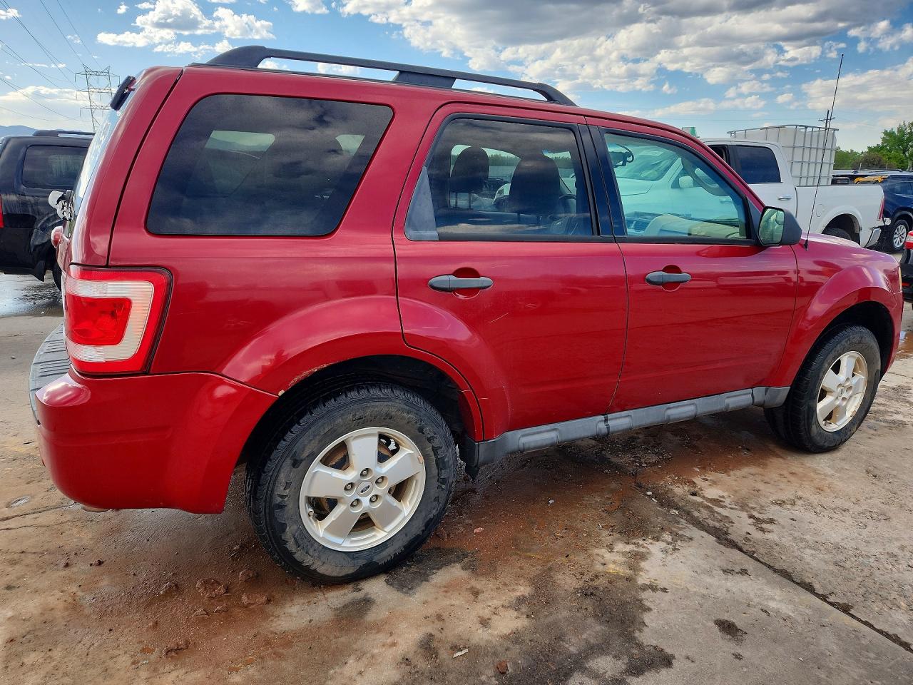 2011 FORD ESCAPE XLT photo 5