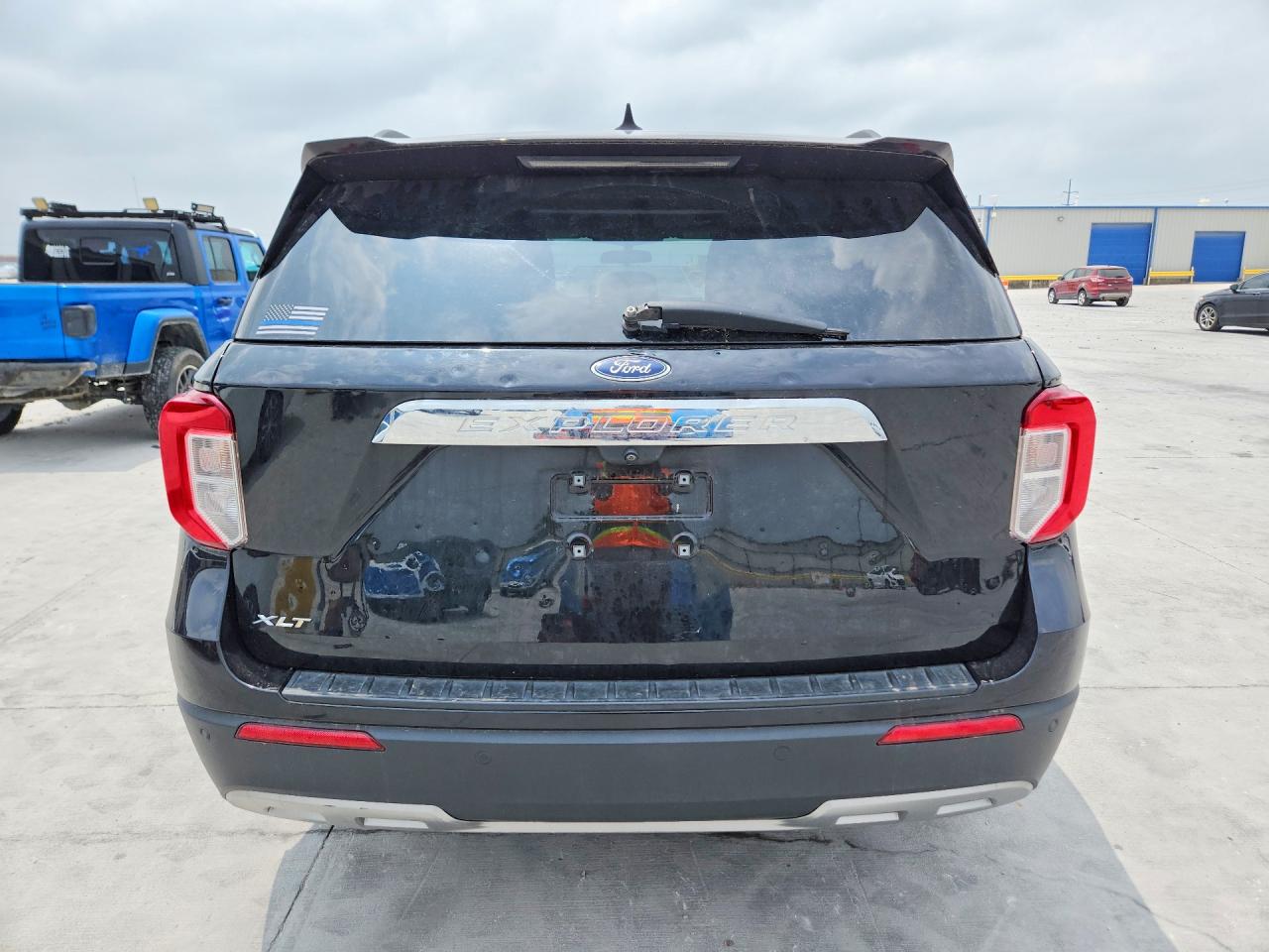 2023 FORD EXPLORER XLT photo 16