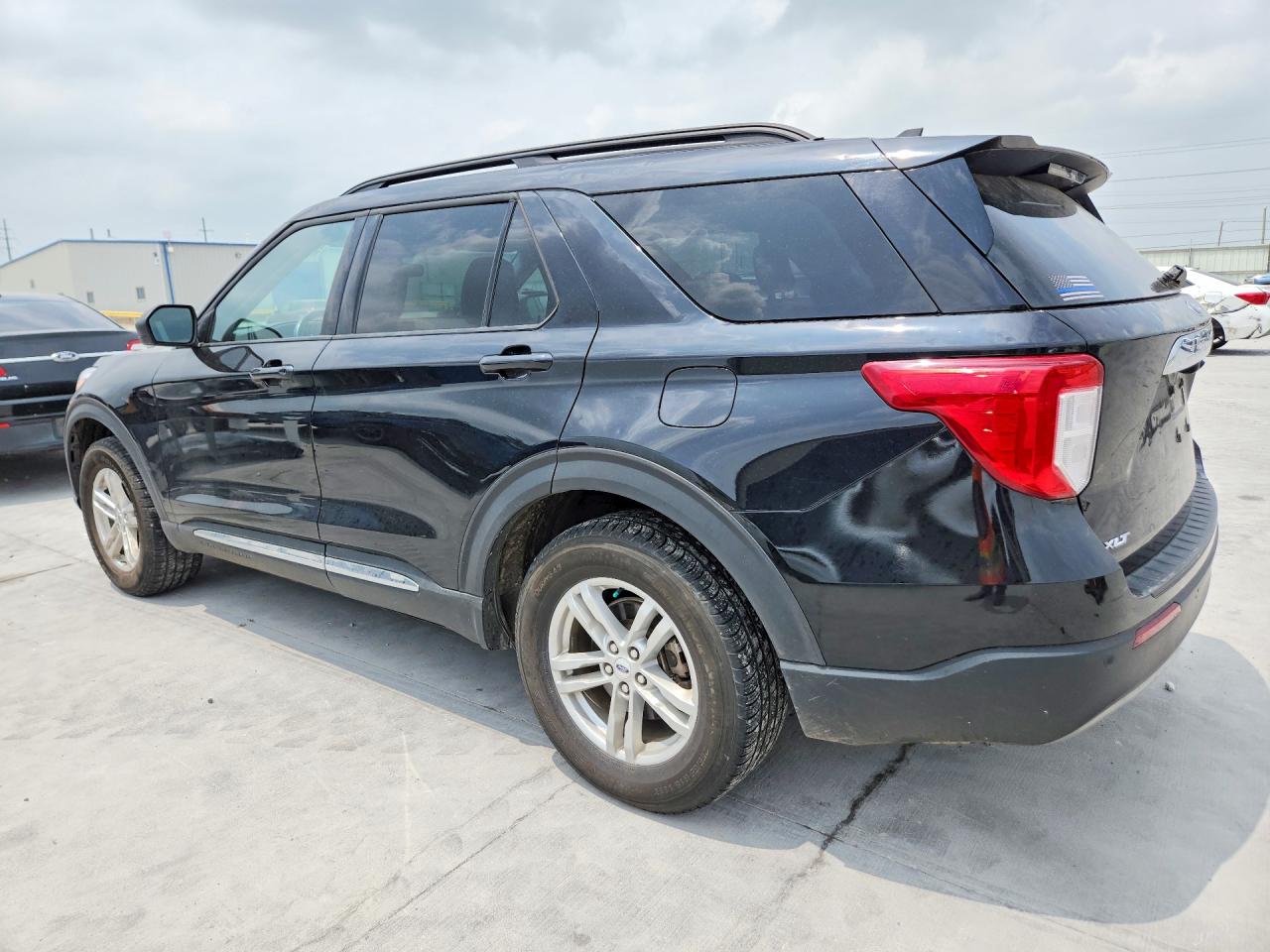 2023 FORD EXPLORER XLT photo 4