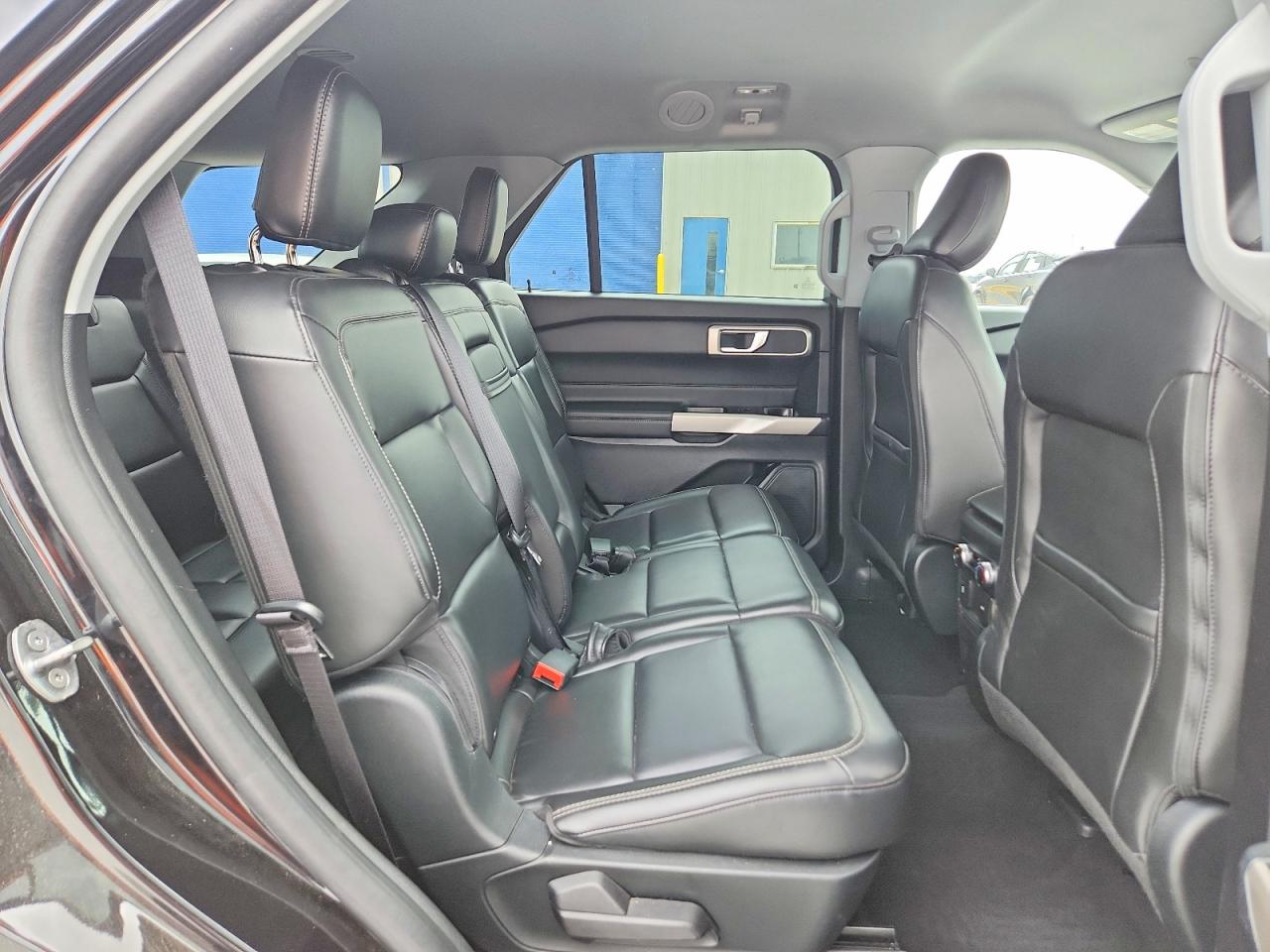 2023 FORD EXPLORER XLT photo 31