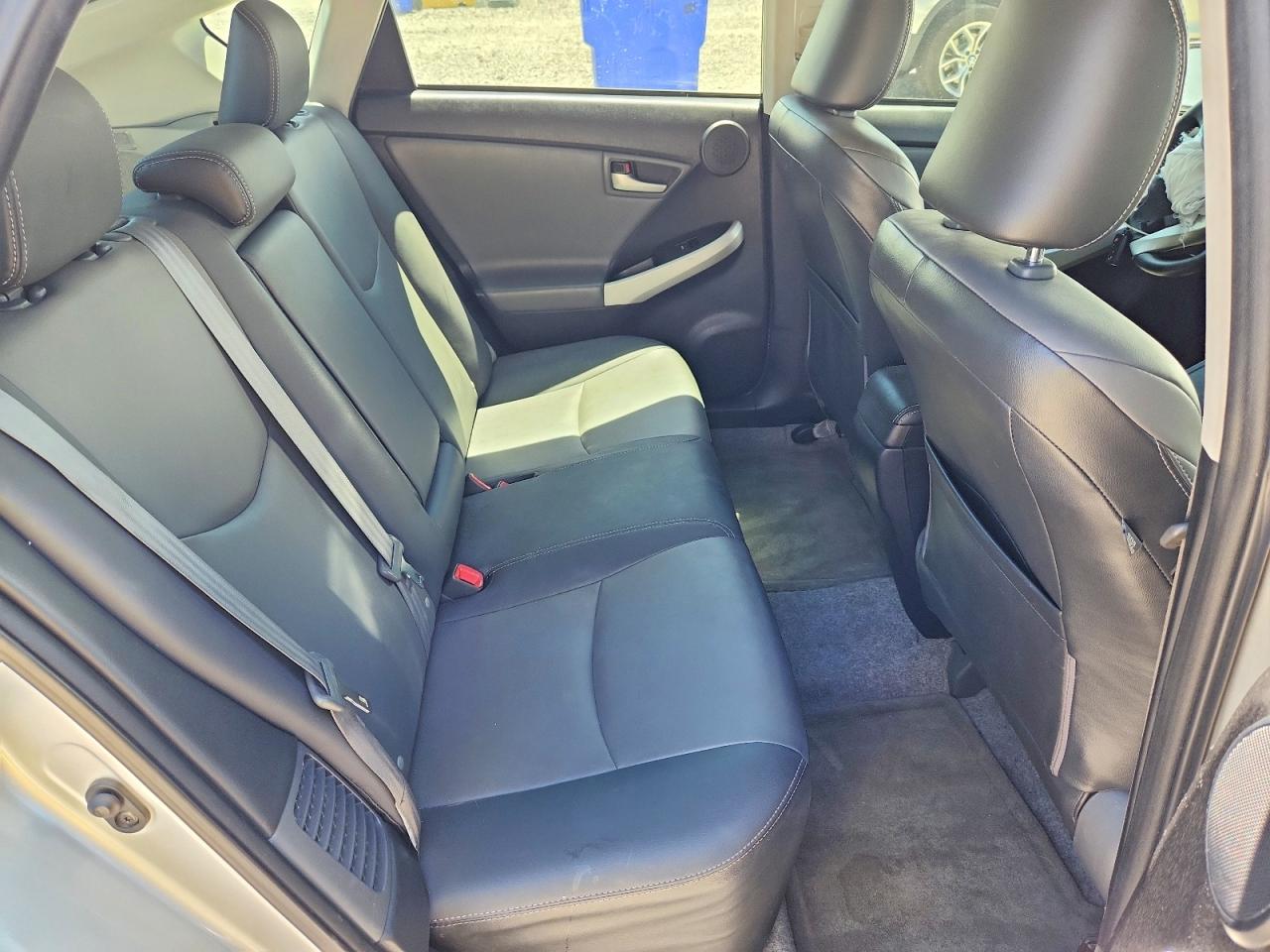 2013 TOYOTA PRIUS FOUR photo 19