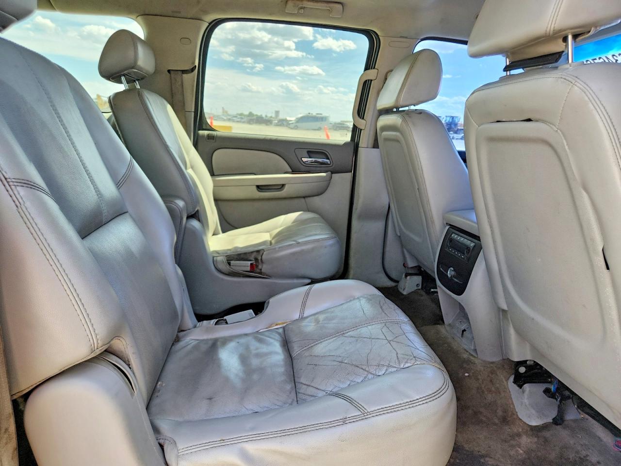 2007 GMC YUKON XL K1500 photo 21