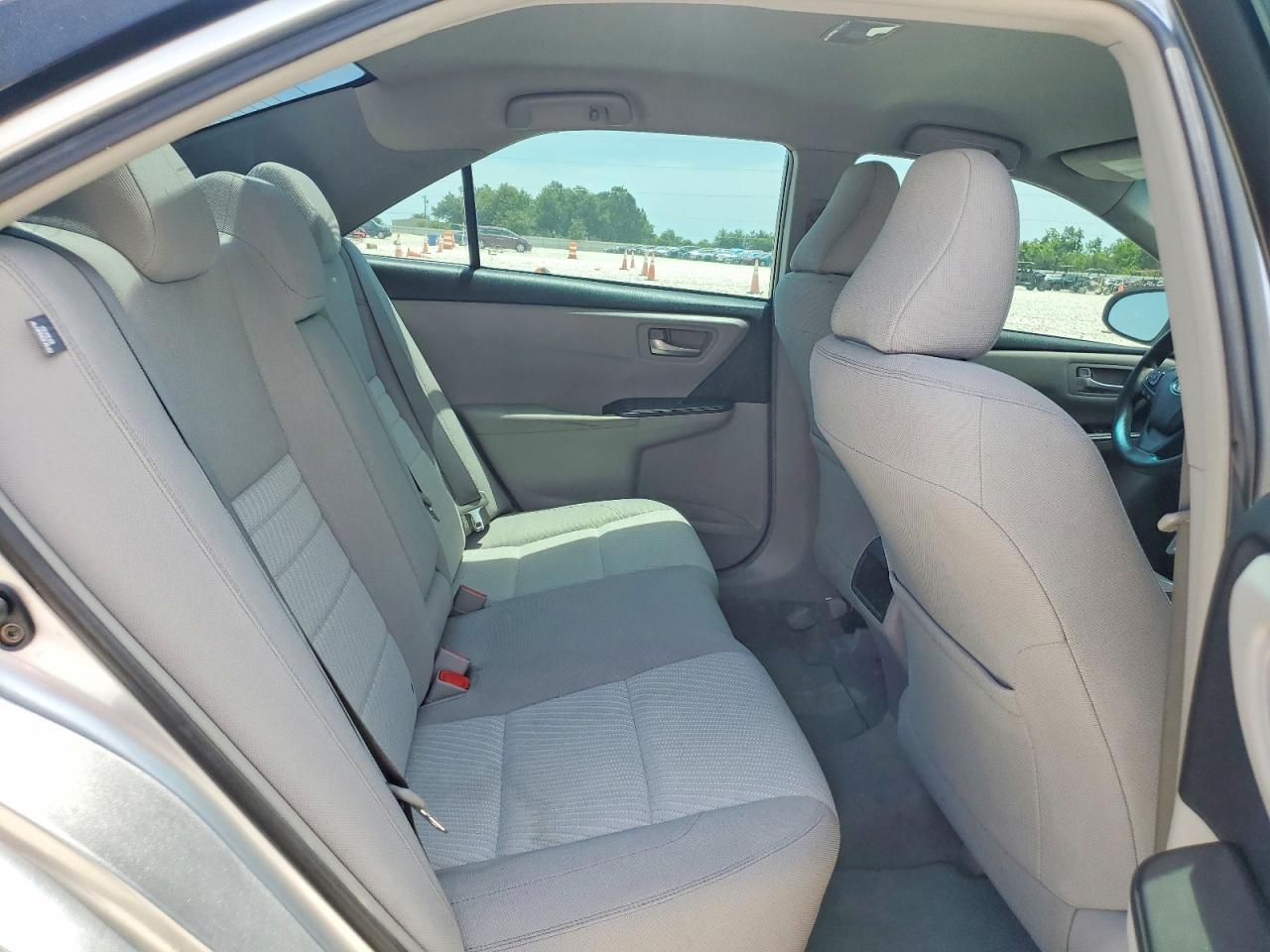 2017 TOYOTA CAMRY LE photo 19