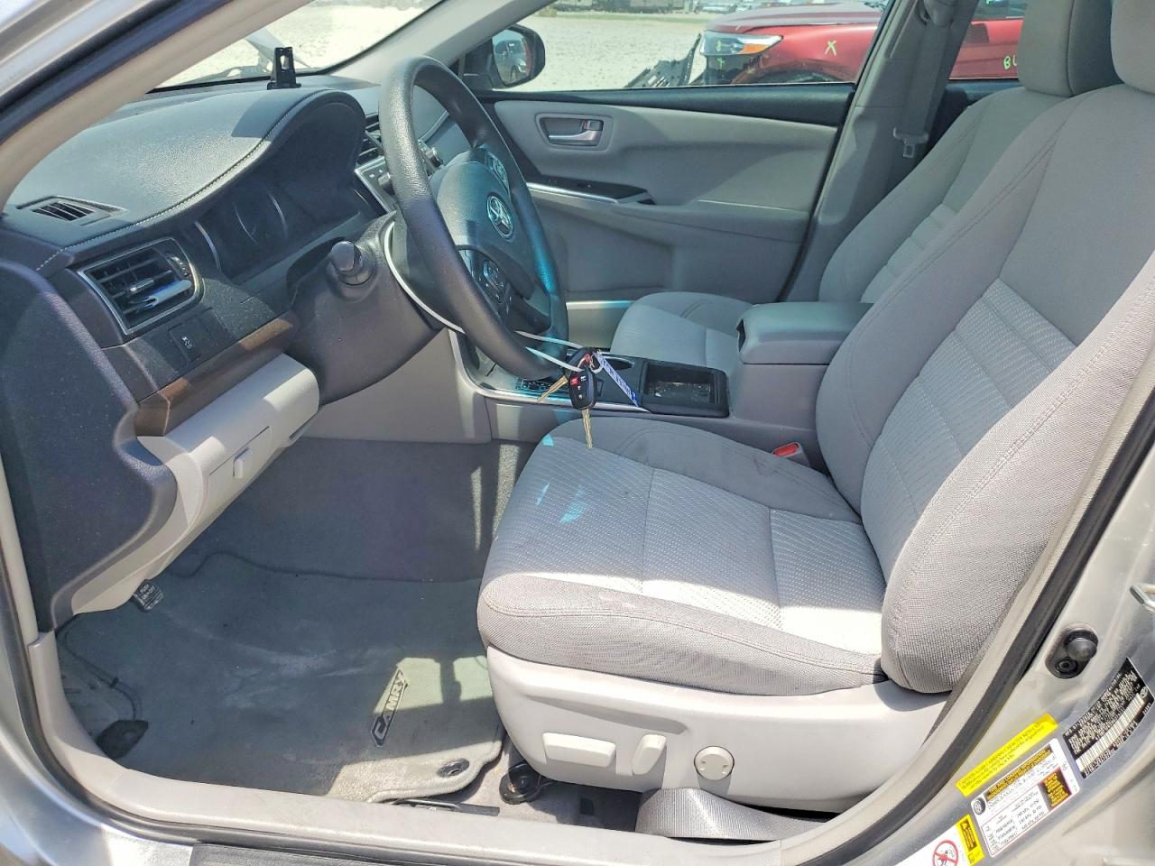 2017 TOYOTA CAMRY LE photo 13