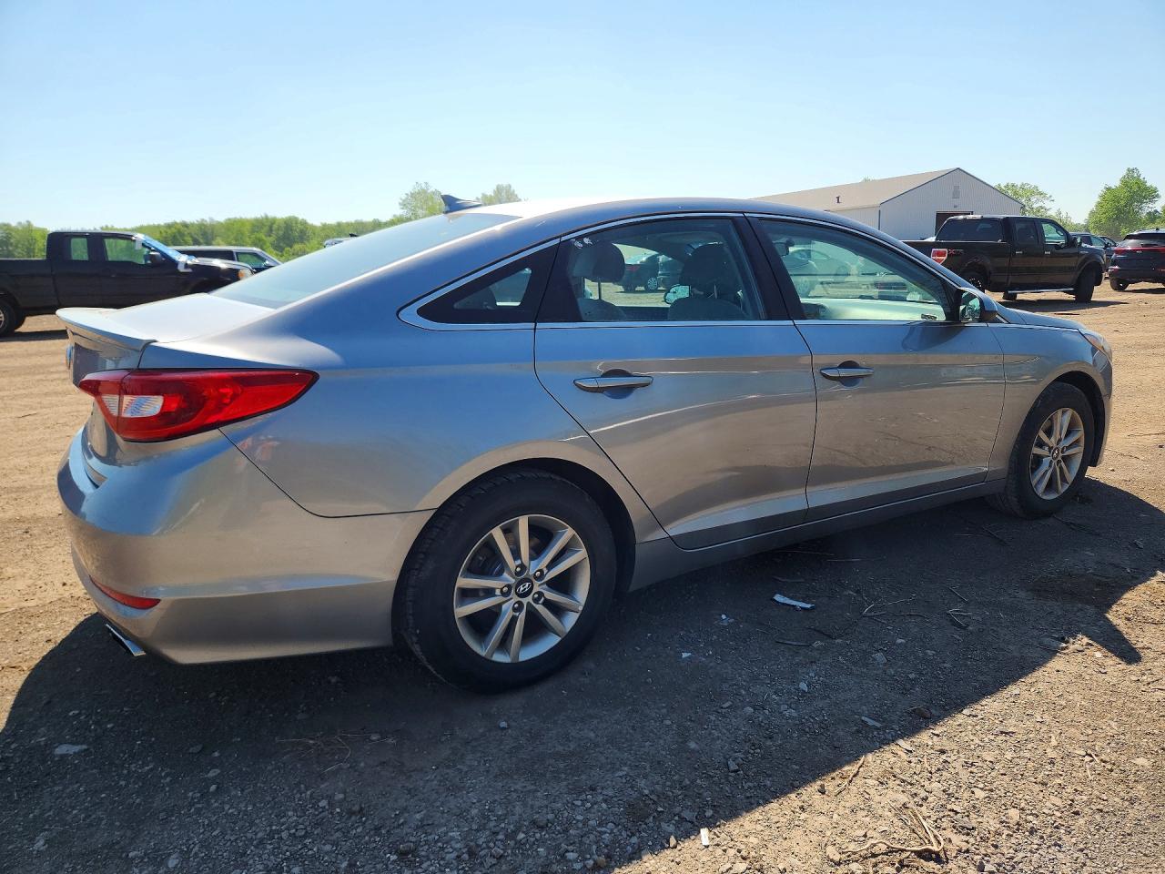 2017 HYUNDAI SONATA SE photo 7