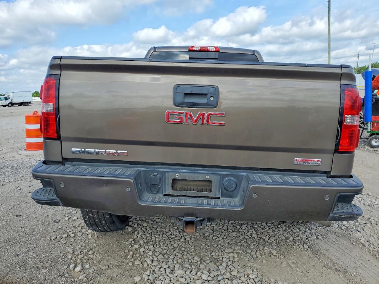 2015 GMC SIERRA K1500 SLT photo 11
